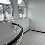 Πανσιόν Garage *