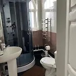 Πανσιόν Garage *