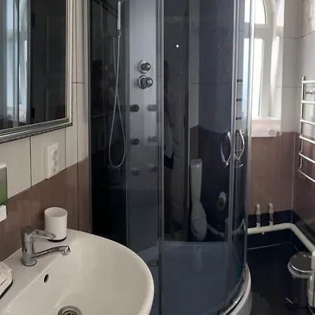 Garage Guest house *