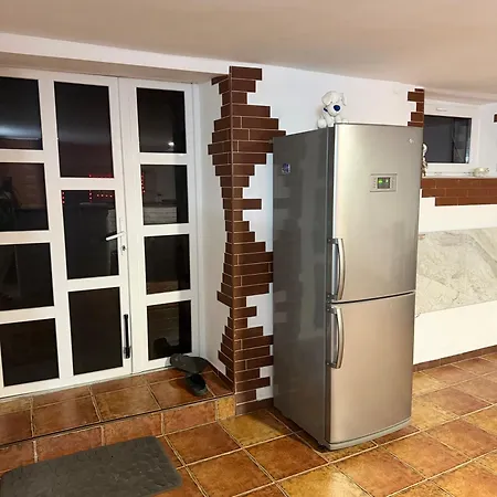בית הארחה Garage ירמכה