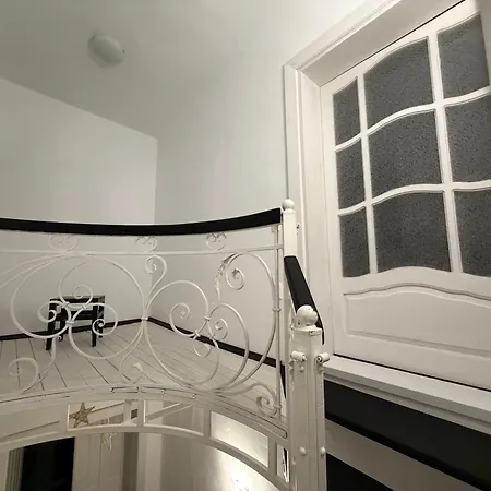 Garage 亚列姆切