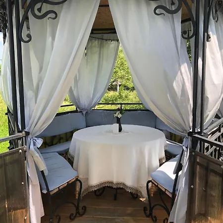 Garage Guest house Yaremche